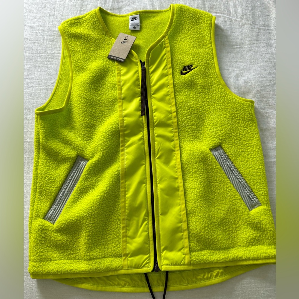 Nike fleece vest NWT